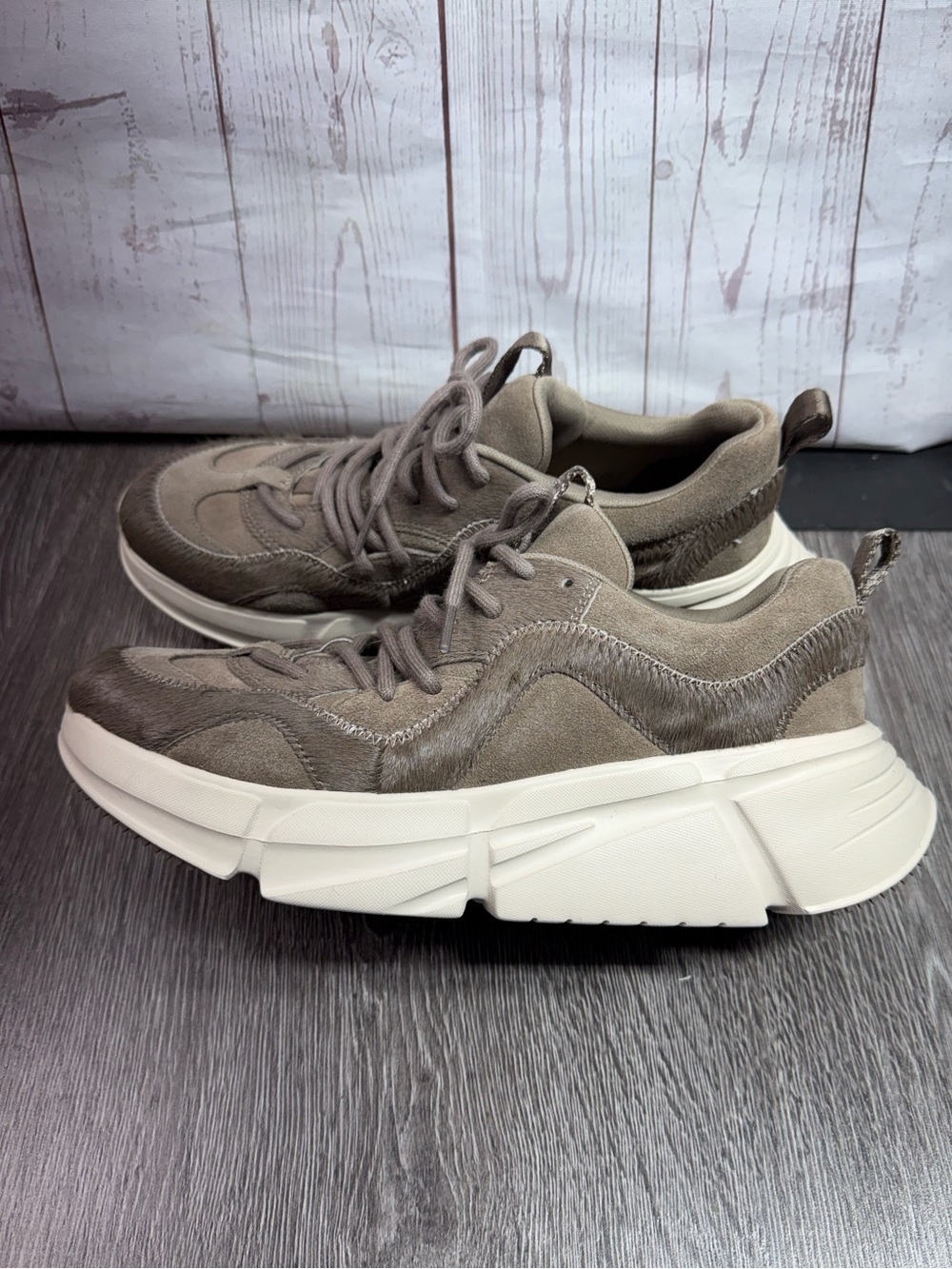 UGG Calle lace platform Taupe Low-Top Sneakers